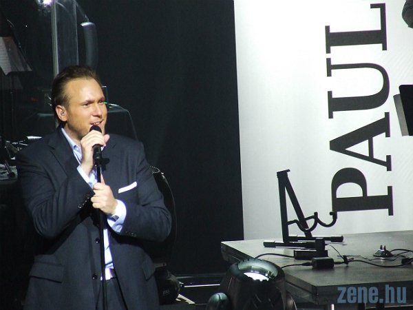Bemutatta új lemezét Feke Pál 2 //www.zene.hu/image/article/galery/.640x480/77811.jpg